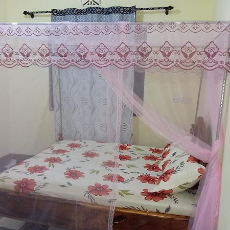 Airb&B Homestay Boma la Ngombe Экстерьер фото