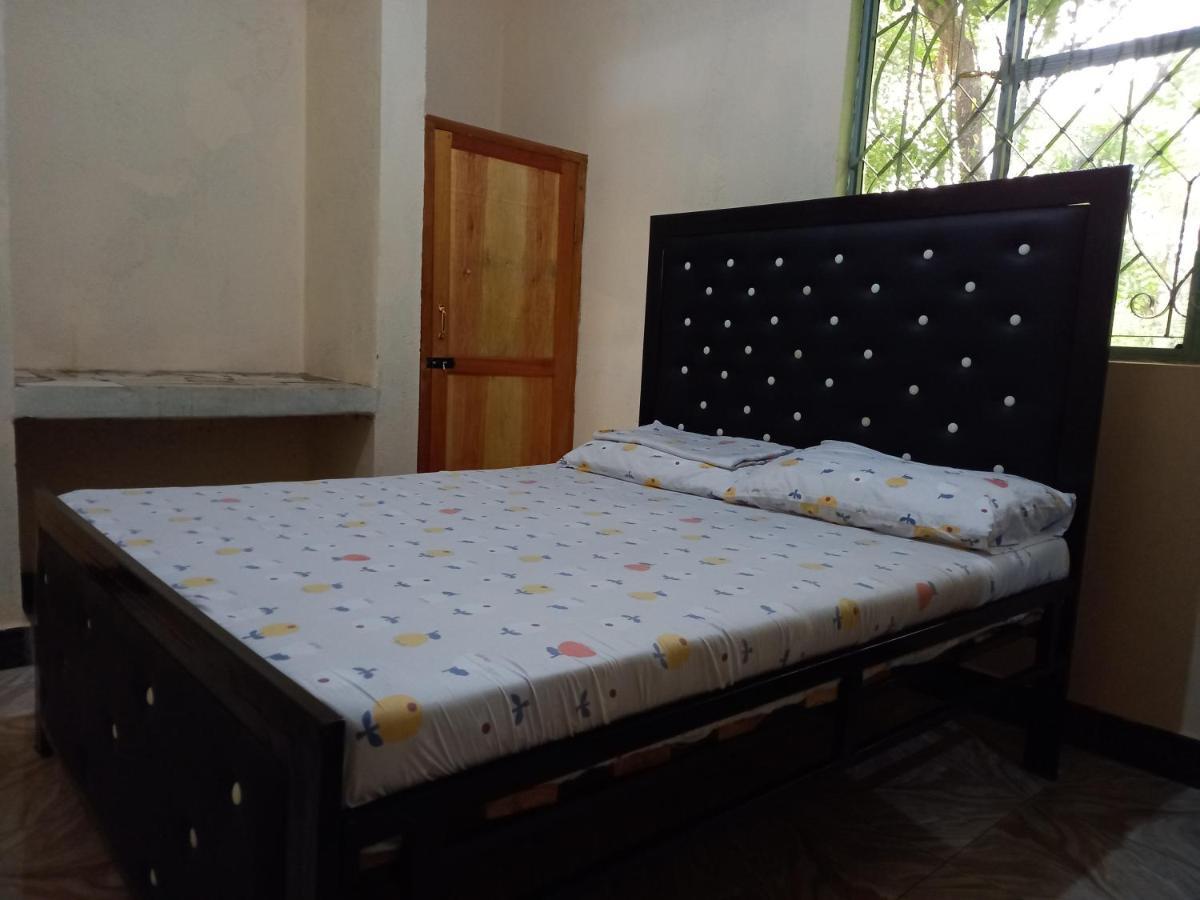 Airb&B Homestay Boma la Ngombe Экстерьер фото